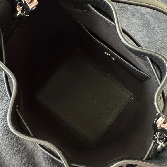 ALO Yoga Balance Leather Bucket Bag - Picture 7 of 10